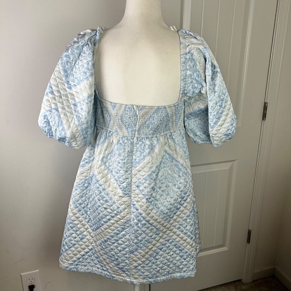 En Saison Aim to Impress Quilted Satin Puff Sleeve Mini Dress Size M Blue Print - Picture 8 of 16